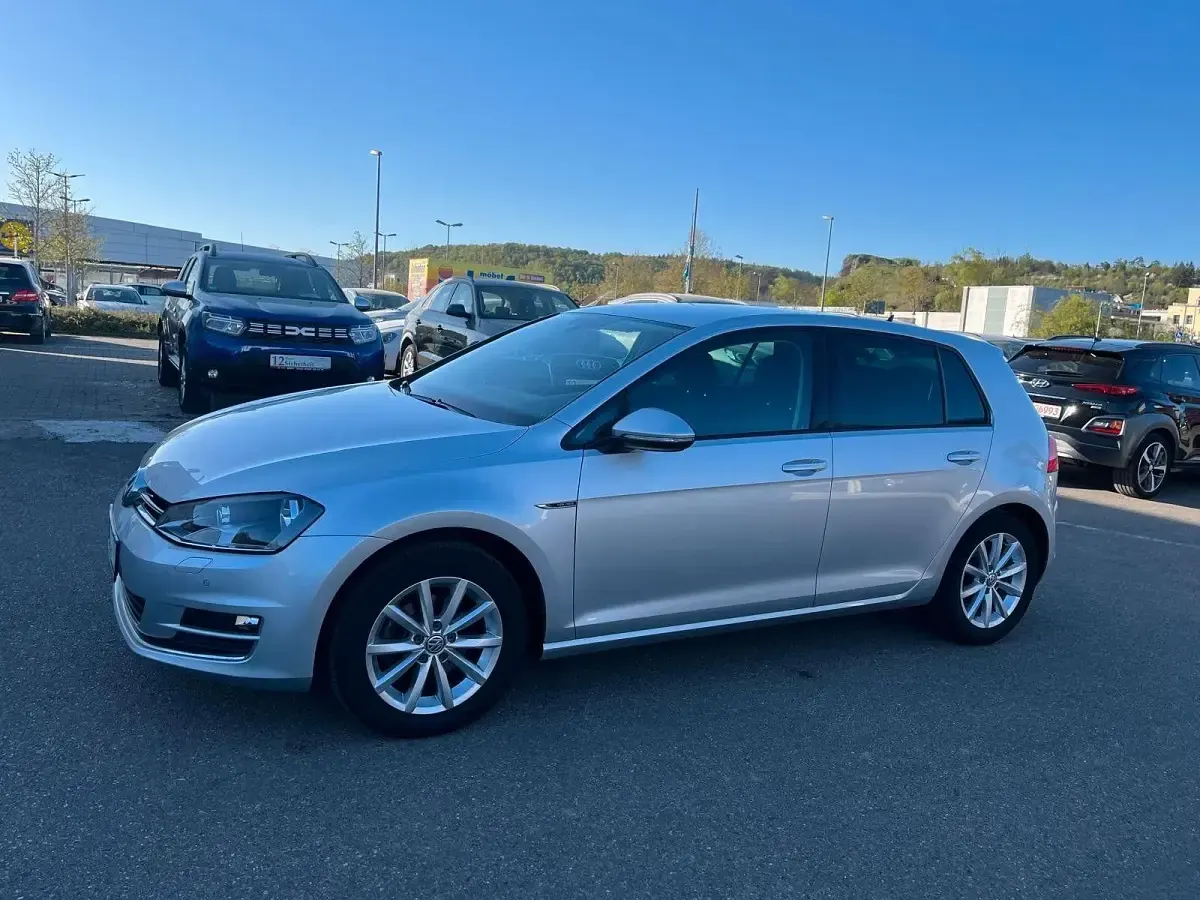 Gebraucht VW Golf VII LOUNGE 125 PS (91 kW) 2015 Silber Limousine