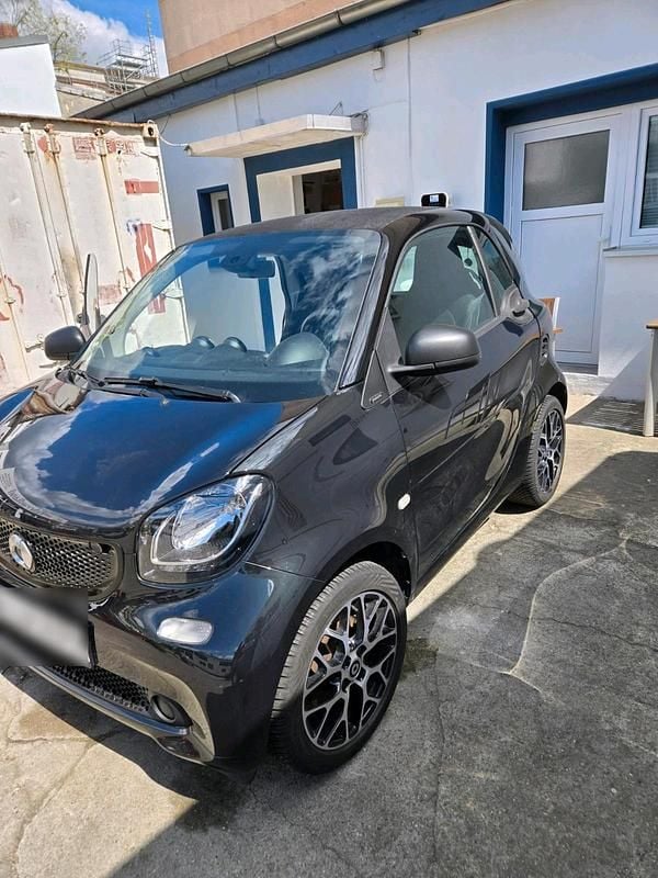 Schwarz Gebraucht 2019 Smart ForTwo Coupé Coupé | 10.500 € (Etwas zu teuer) - Bild 1/4