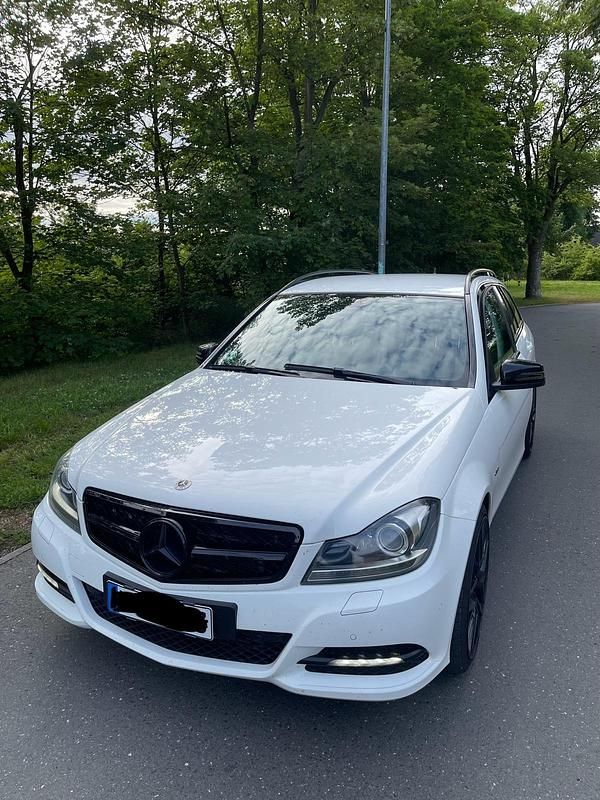 Weiß Gebraucht 2013 Mercedes C220 Edition Kombi | 10.500 € (Fairer Preis) - Bild 1/4