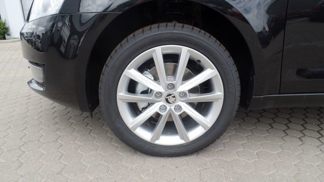 Gebraucht Skoda Octavia Joy 150 PS (110 kW) 2016 Schwarz metallic Kombi