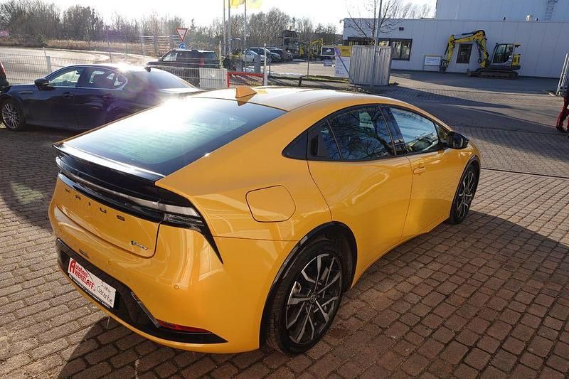 Gebraucht Toyota Prius Executive 223 PS (164 kW) 2023 Gelb Limousine