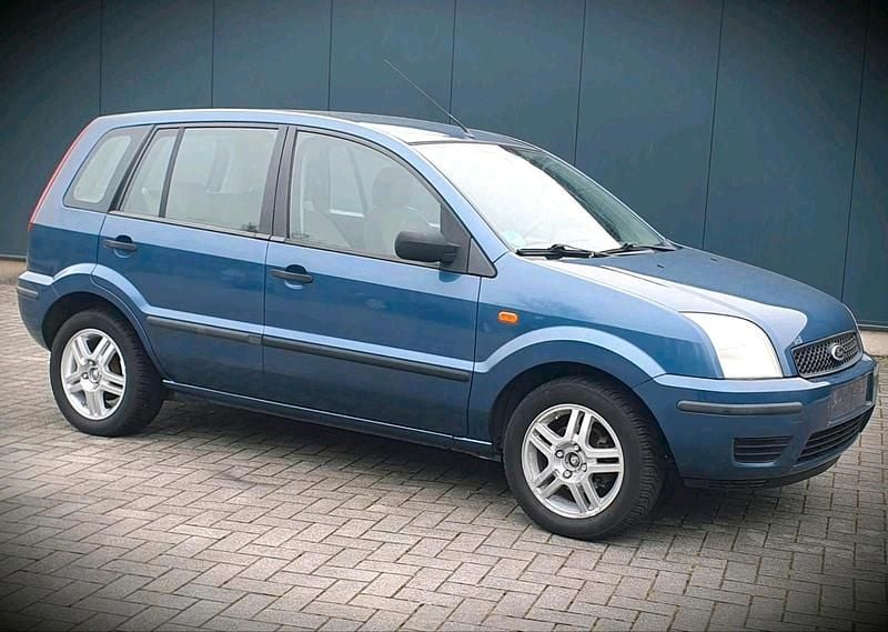 Gebraucht Ford Fusion 80 PS (58 kW) 2011 Blau Kleinwagen