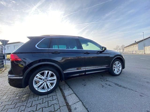 Gebraucht VW Tiguan R-line 150 PS (110 kW) 2021 Schwarz SUV