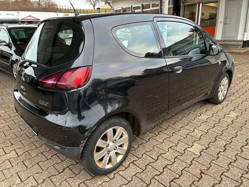 Gebraucht Mitsubishi Colt Basis 75 PS (55 kW) 2013 Schwarz Limousine