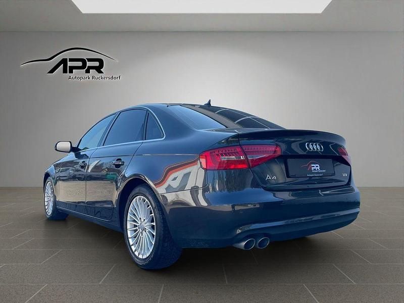 Gebraucht Audi A4 Ambition 150 PS (110 kW) 2015 Grau Limousine