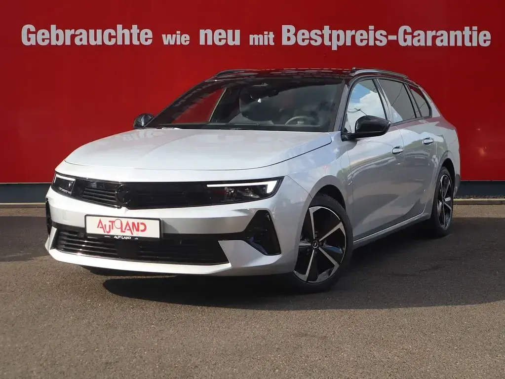 Neu Opel Astra 131 PS (96 kW) 2025 Kristallsilbermet. Kleinwagen