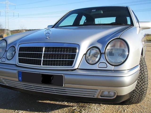 Gebraucht Mercedes E280 Elegance 204 PS (150 kW) 1997 Silber metallic Limousine
