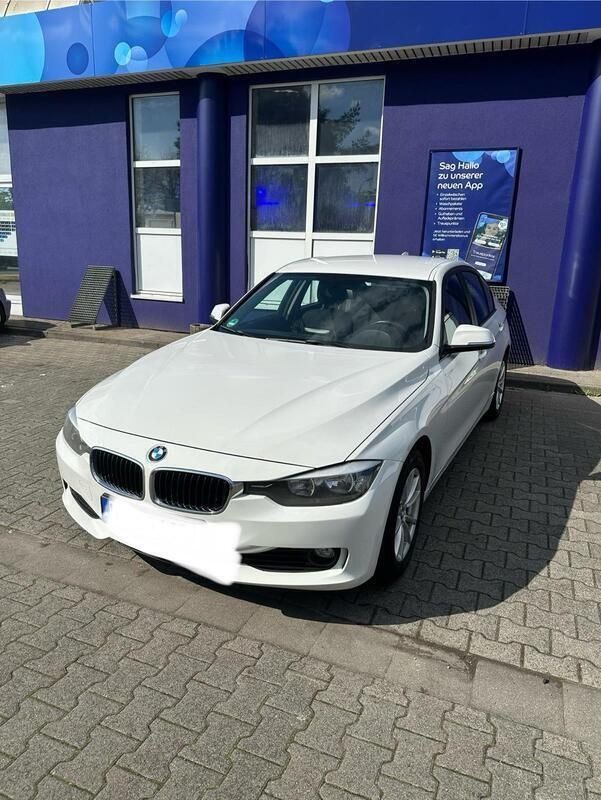 Weiß Gebraucht 2012 BMW 316 Limousine | 6.900 € (Teuer) - Bild 1/4