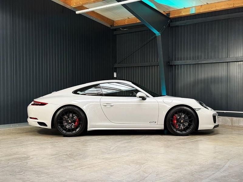 Grau Gebraucht 2019 Porsche 991 Coupé | 136.911 € - Bild 1/4