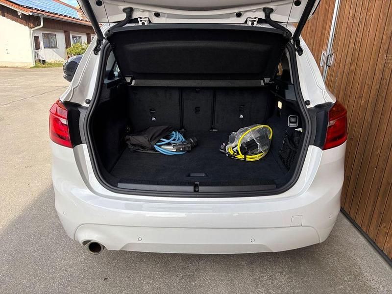 Gebraucht BMW 225 224 PS (164 kW) 2020 Weiß Van / Kleinbus