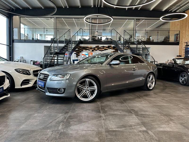 Grau Gebraucht 2010 Audi A5 Ambiente Coupé | 12.990 € (Fairer Preis) - Bild 1/4