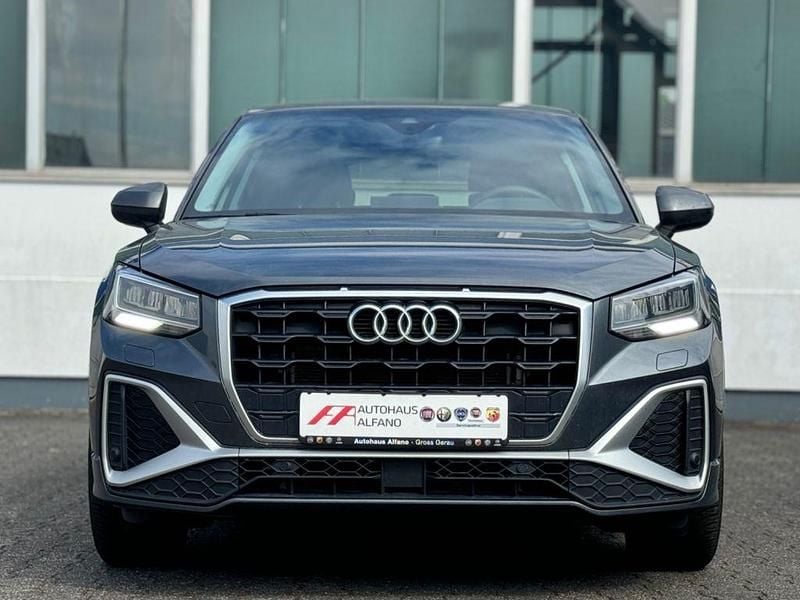 Gebraucht Audi Q2 S-Line 150 PS (110 kW) 2024 Grau SUV