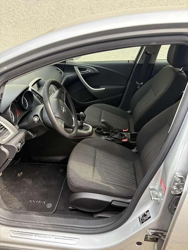 Gebraucht Opel Astra Edition 116 PS (85 kW) 2010 Kleinwagen