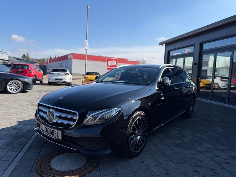 Gebraucht Mercedes E220 194 PS (142 kW) 2017 Schwarz  unilack Kombi