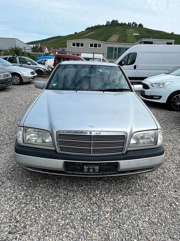 Silber Gebraucht 1996 Mercedes C180 Limousine | 1.000 € (Superpreis) - Bild 1/4