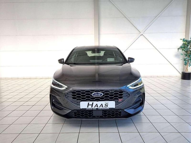 Neu Ford Focus ST 280 PS (205 kW) 2025 Magneticgrau Limousine