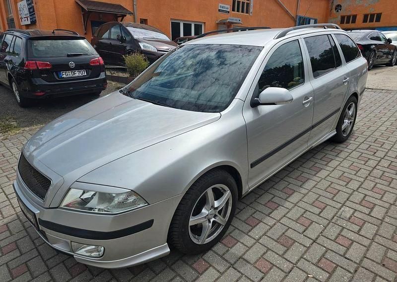 Silber Gebraucht 2005 Skoda Octavia Elegance Kombi | 3.490 € (Etwas zu teuer) - Bild 1/4
