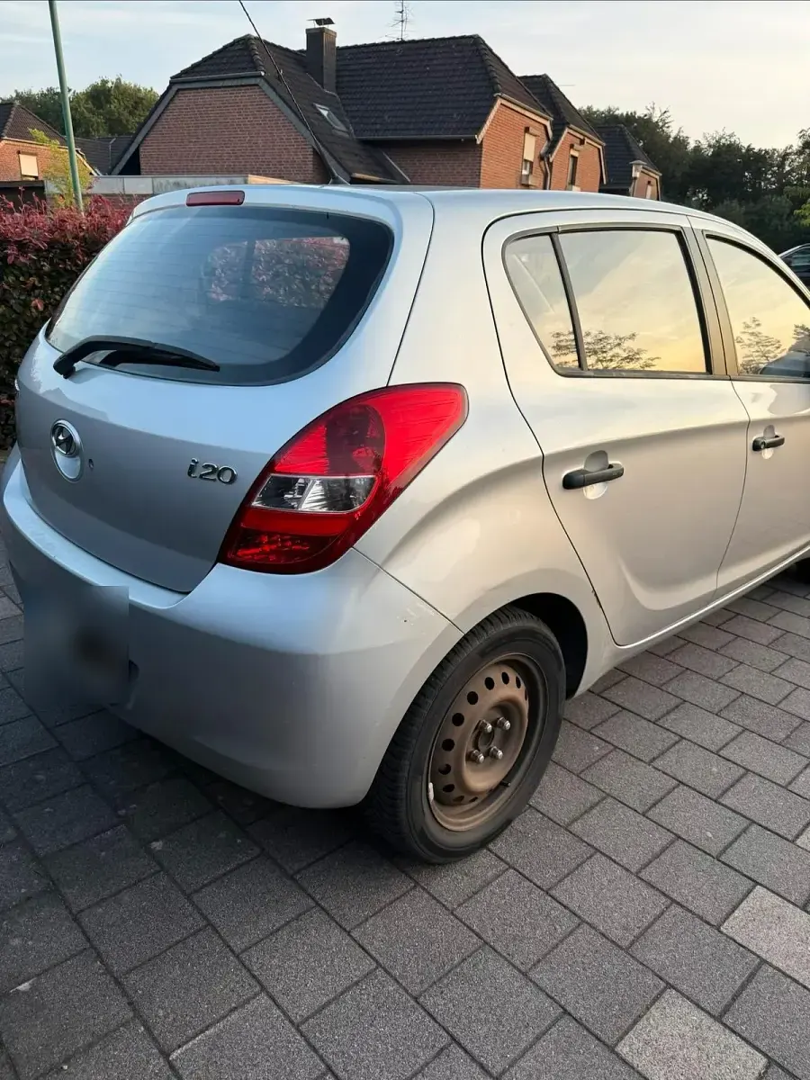 Gebraucht Hyundai i20 101 PS (74 kW) 2009 Silber Kleinwagen