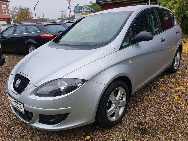 Gris luna met Gebraucht 2007 Seat Altea Van / Kleinbus | 3.790 € (Fairer Preis) - Bild 1/4
