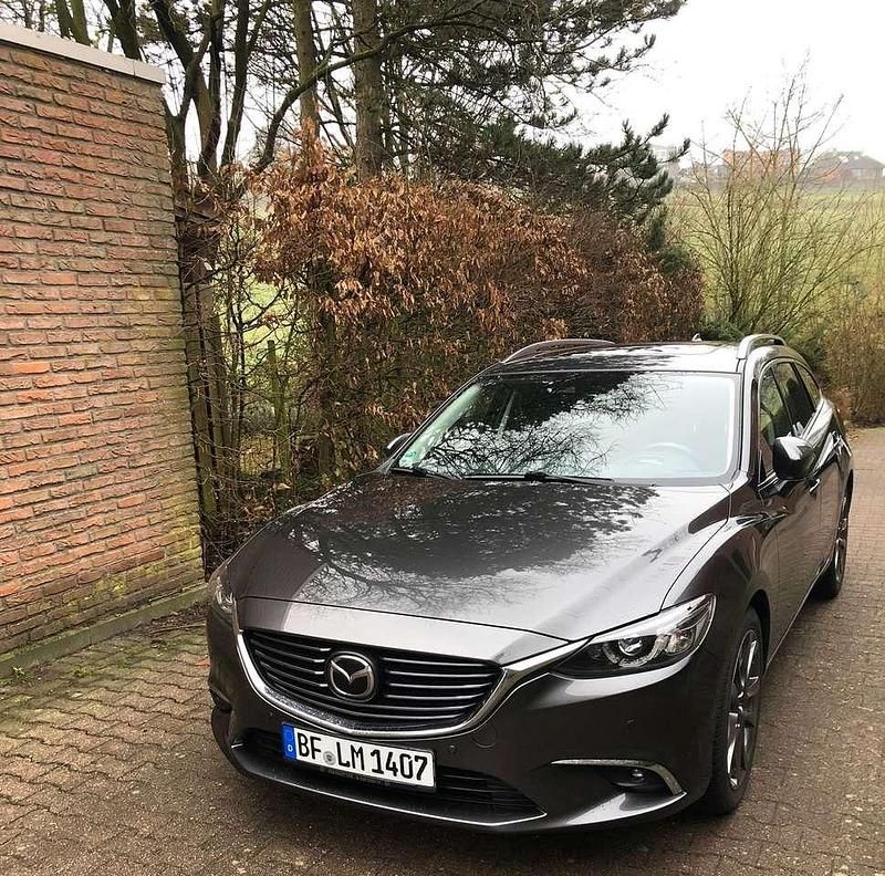 Grau Gebraucht 2017 Mazda 6 Nakama Intense Kombi | 7.700 € (Superpreis) - Bild 1/4