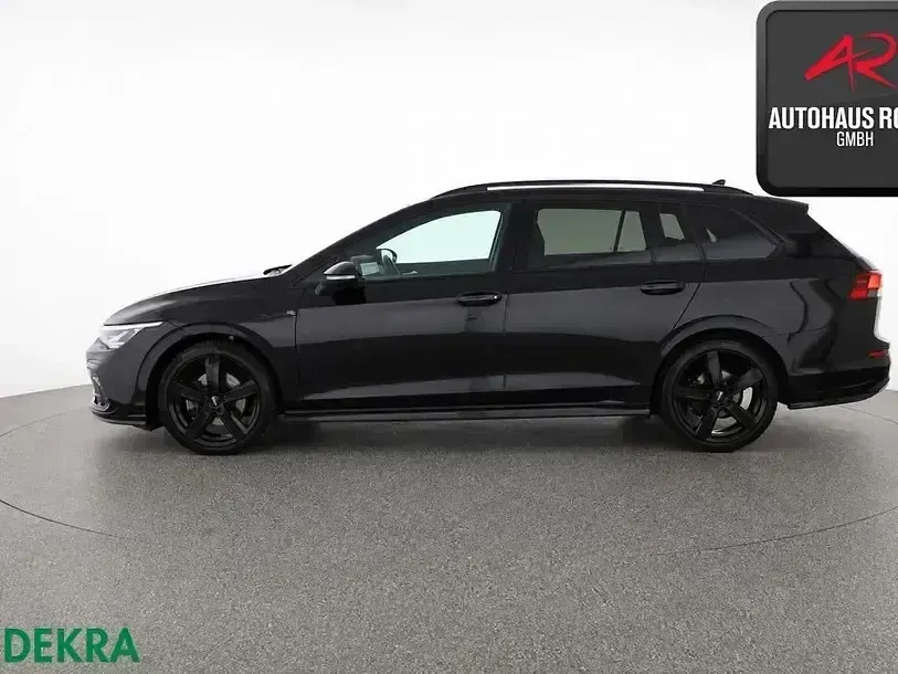 Gebraucht VW Golf VIII R-line 150 PS (110 kW) 2024 Grenadillschwarz Kombi