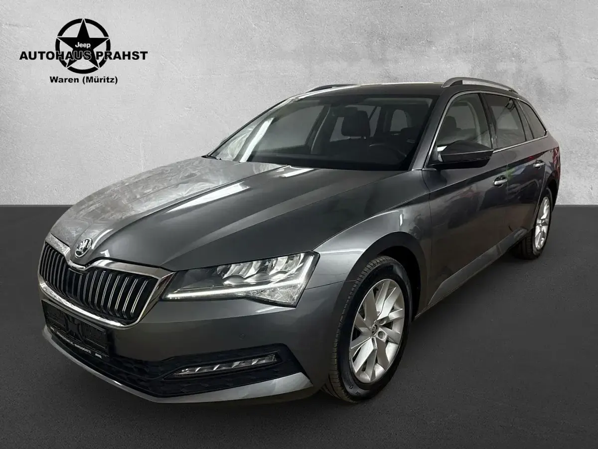Gebraucht Skoda Superb 150 PS (110 kW) 2024 Grau Kombi