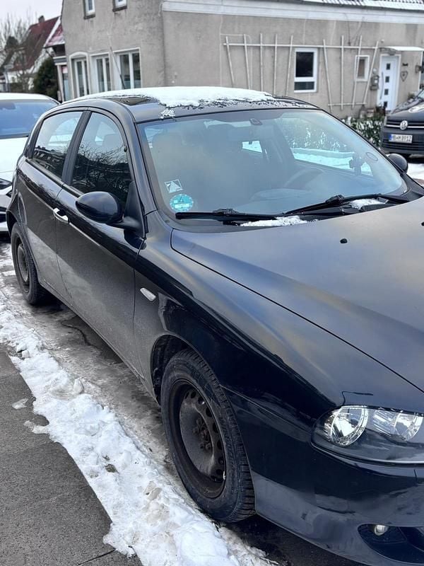 Gebraucht Alfa Romeo 147 120 PS (88 kW) 2008 Schwarz Kleinwagen