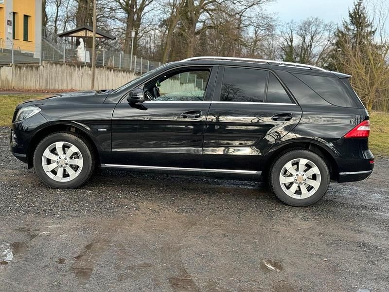 Gebraucht Mercedes ML250 204 PS (150 kW) 2012 Schwarz SUV