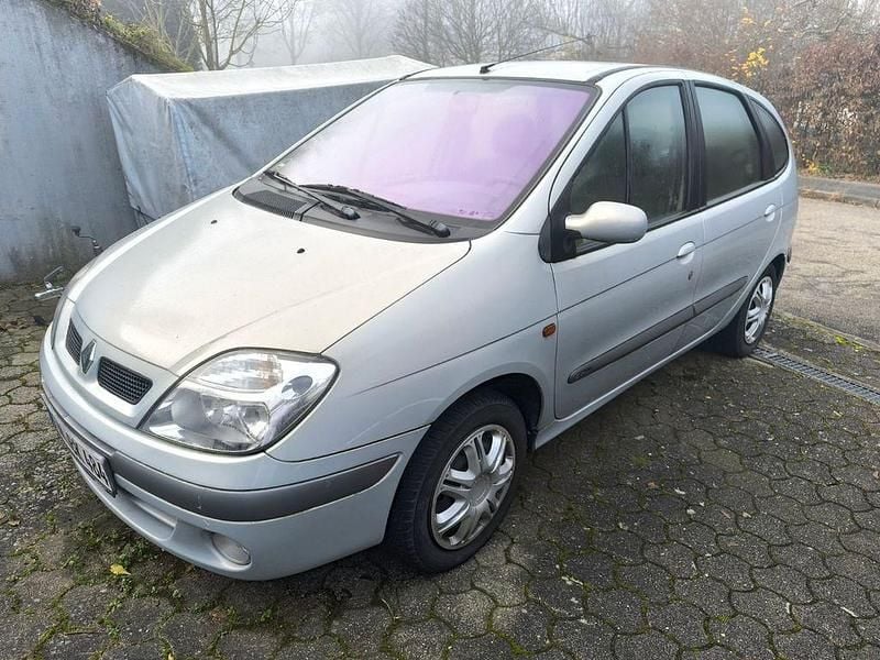 Grau Gebraucht 2002 Renault Scénic Expression Van / Kleinbus | 1.499 € (Guter Preis) - Bild 1/4