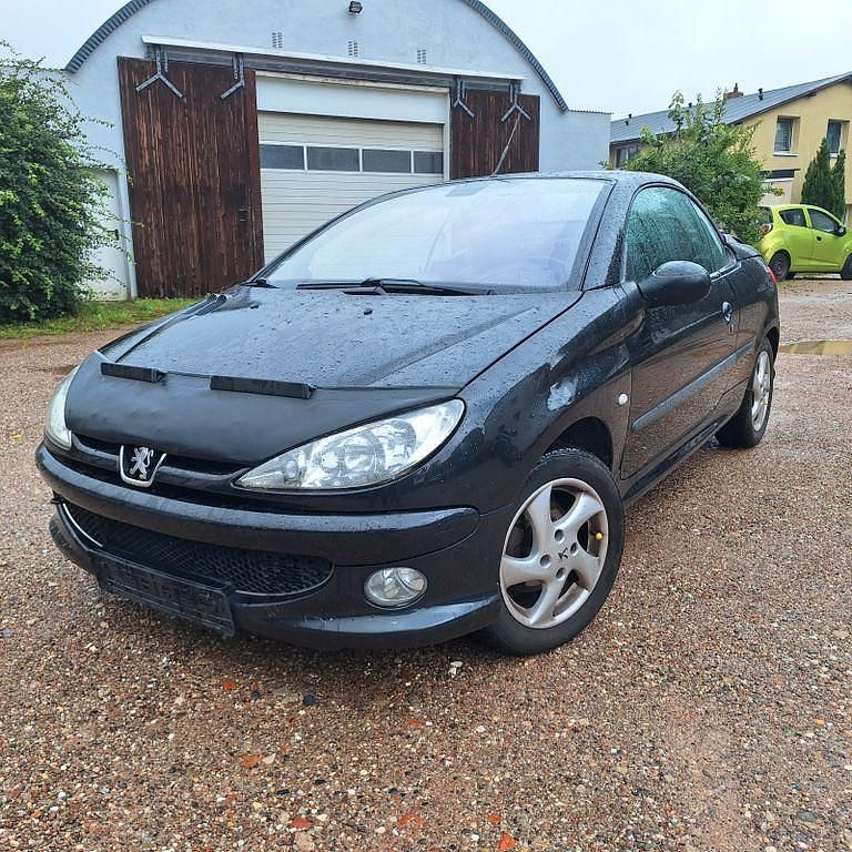 Schwarz Gebraucht 2002 Peugeot 206 CC Cabrio | 2.999 € (Teuer) - Bild 1/4