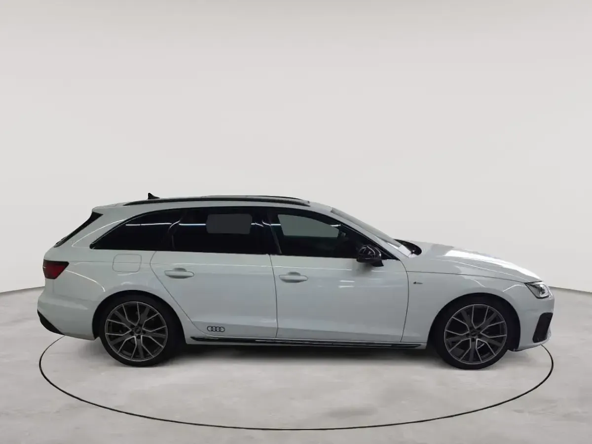 Gebraucht Audi A4 S-Line 150 PS (110 kW) 2022 Gletscherweiß metallic Kombi