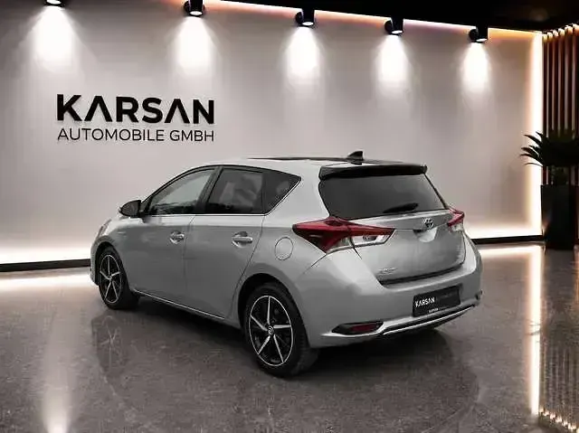 Gebraucht Toyota Auris Hybrid Style 99 PS (72 kW) 2018 Grau Kleinwagen