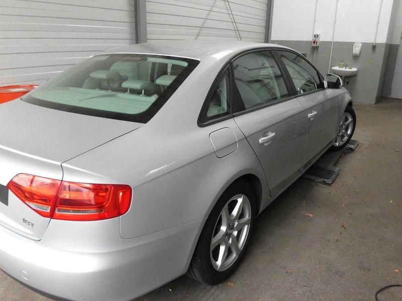 Gebraucht Audi A4 Ambition 120 PS (88 kW) 2009 Silber Limousine