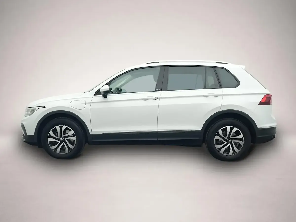 Gebraucht VW Tiguan Active 245 PS (180 kW) 2022 Manufacturer SUV