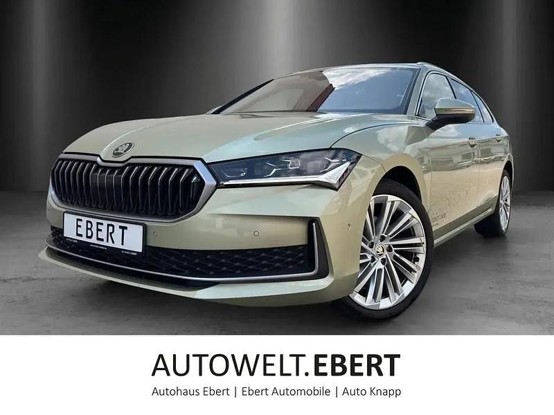 Ice teabeige Gebraucht 2024 Skoda Superb Selection Kombi | 38.880 € (Fairer Preis) - Bild 1/4