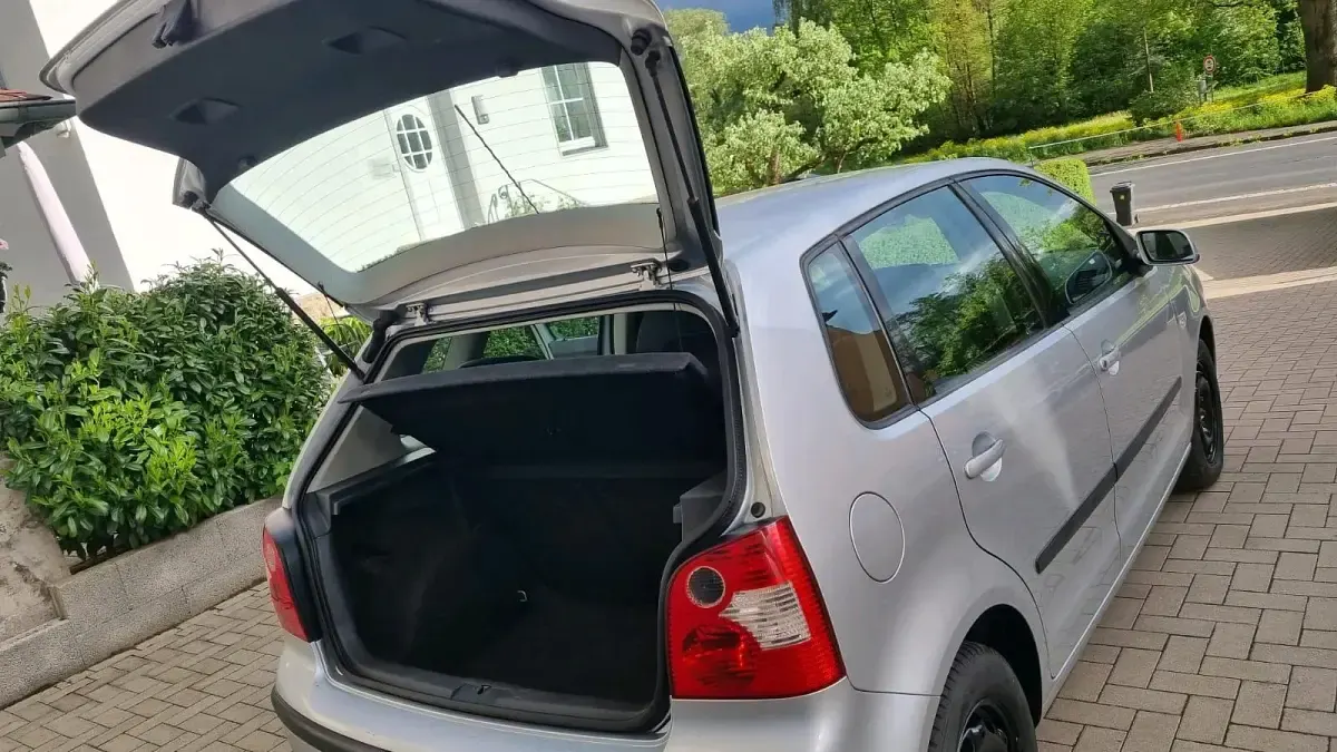 Gebraucht VW Polo 64 PS (47 kW) 2003 Silber Kleinwagen