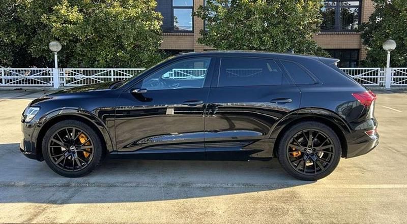 Gebraucht Audi e-tron Advanced 300 kW (408 PS) 2022 Mythosschwarz (metallic) SUV