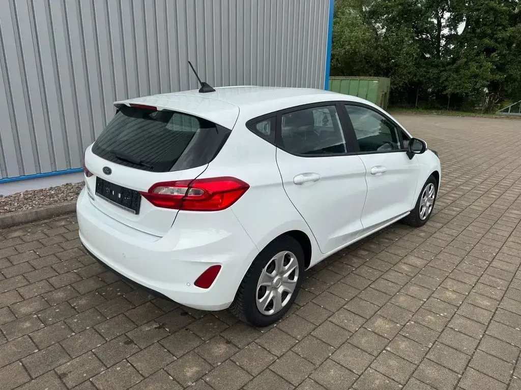 Gebraucht Ford Fiesta Cool & Connect 75 PS (55 kW) 2020 Weiß Kleinwagen