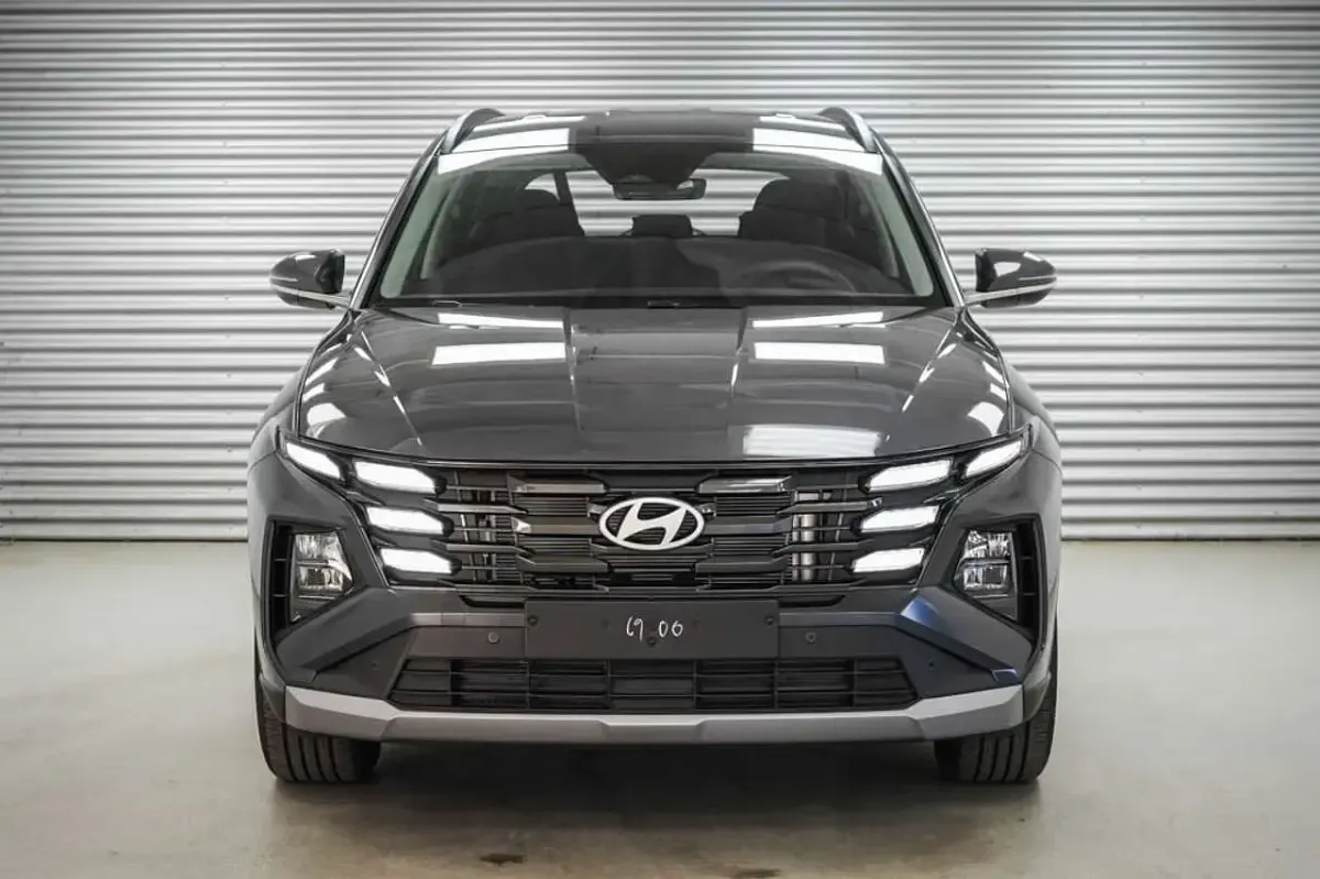 Neu Hyundai Tucson Style 150 PS (110 kW) 2026 Electronic grey metallic () SUV