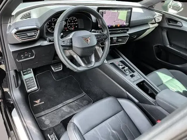 Gebraucht Cupra Leon VZ 300 PS (220 kW) 2024 Manufacturer Limousine