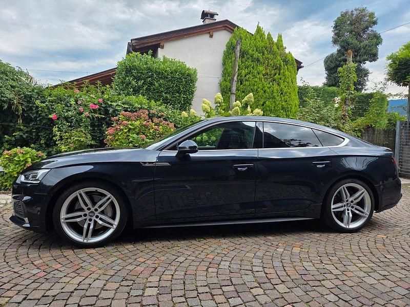 Blau Gebraucht 2018 Audi A5 Sportback Sport Limousine | 19.990 € (Superpreis) - Bild 1/4