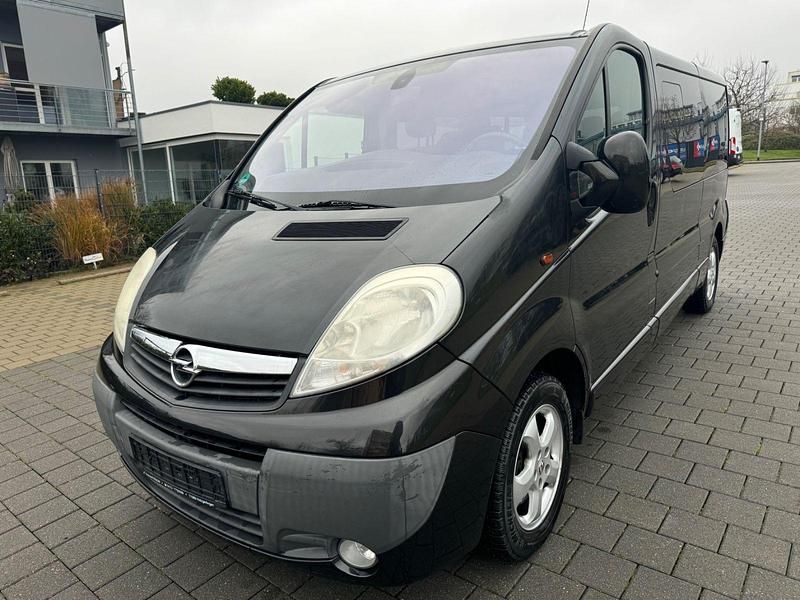 Schwarz Gebraucht 2011 Opel Vivaro Design Edition Van | 11.980 € (Fairer Preis) - Bild 1/4