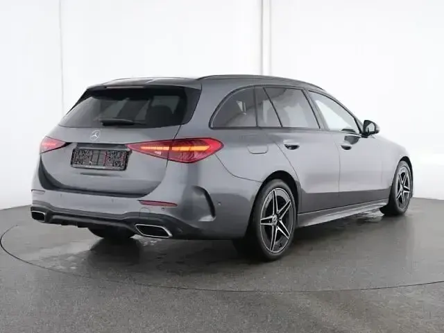 Gebraucht Mercedes C220 AMG 197 PS (144 kW) 2025 Grau Kombi