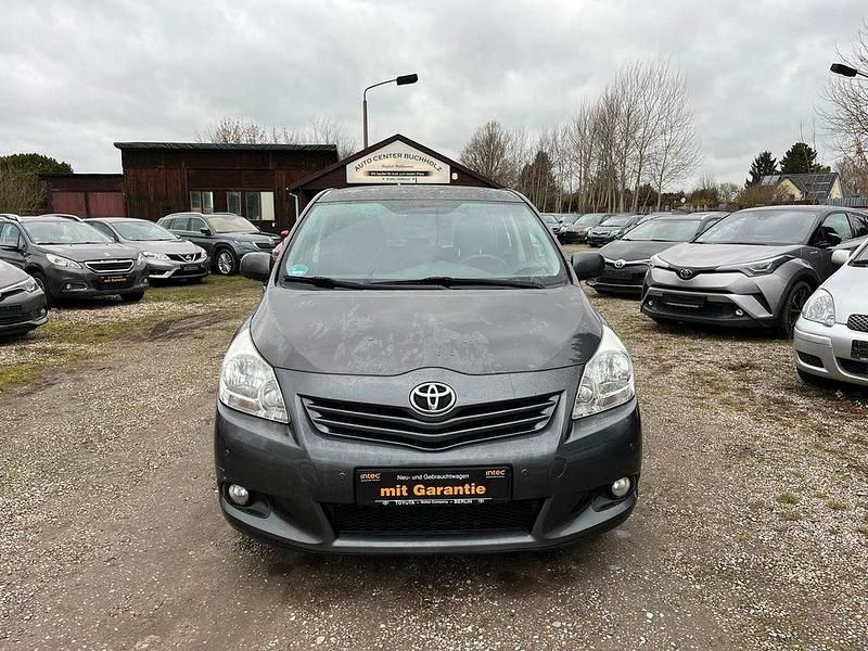 Gebraucht Toyota Verso Edition 147 PS (108 kW) 2010 Grau Van / Kleinbus