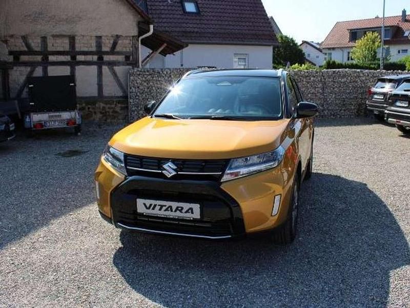 Neu Suzuki Vitara Comfort 129 PS (94 kW) 2026 Solar yellow/cosmic black SUV