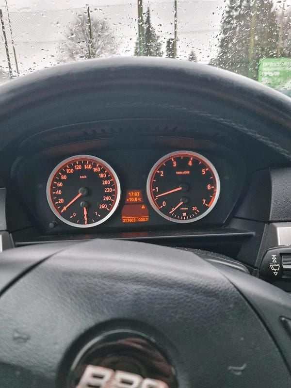 Gebraucht BMW 520 170 PS (125 kW) 2004 Silber Limousine