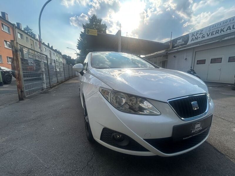 Weiß Gebraucht 2010 Seat Ibiza SC Kleinwagen | 3.495 € (Fairer Preis) - Bild 1/4