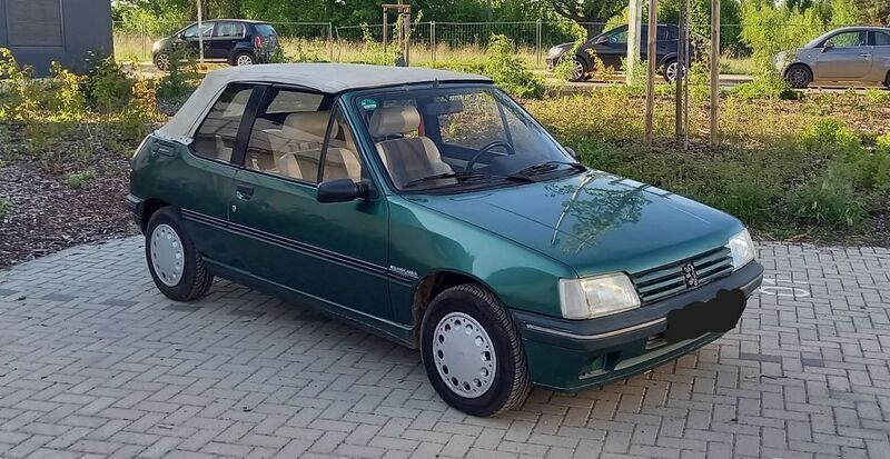 Grün Gebraucht 1992 Peugeot 205 Roland Garros Cabrio | 3.150 € - Bild 1/4