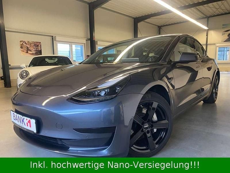 Midnight silver metallic Gebraucht 2022 Tesla Model 3 Standard Range Limousine | 19.990 € (Guter Preis) - Bild 1/4