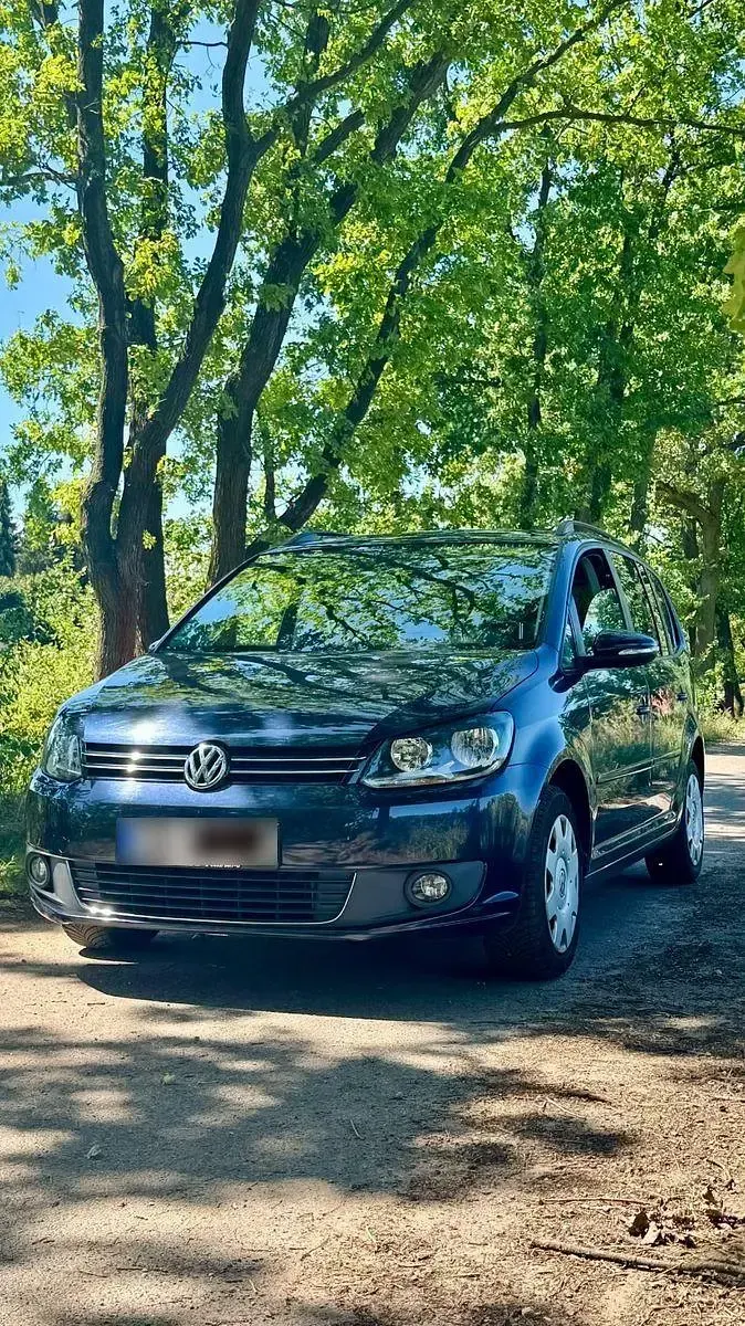 Gebraucht VW Touran Comfortline 105 PS (77 kW) 2011 Blau Van / Kleinbus